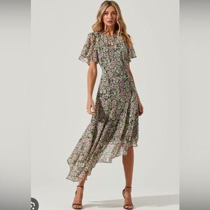 Astr midi flutter sleeve size M
